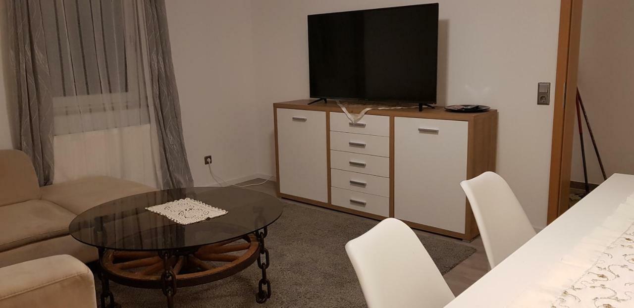 Outletcity Ferienwohnung Apartment 2 Metzingen  Kültér fotó