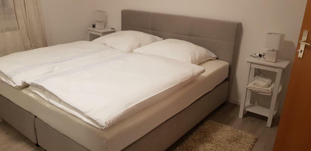 Outletcity Ferienwohnung Apartment 2 Metzingen  Kültér fotó