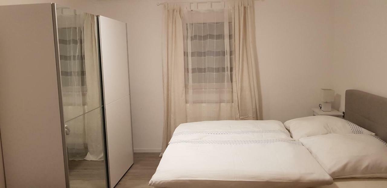 Outletcity Ferienwohnung Apartment 2 Metzingen  Kültér fotó